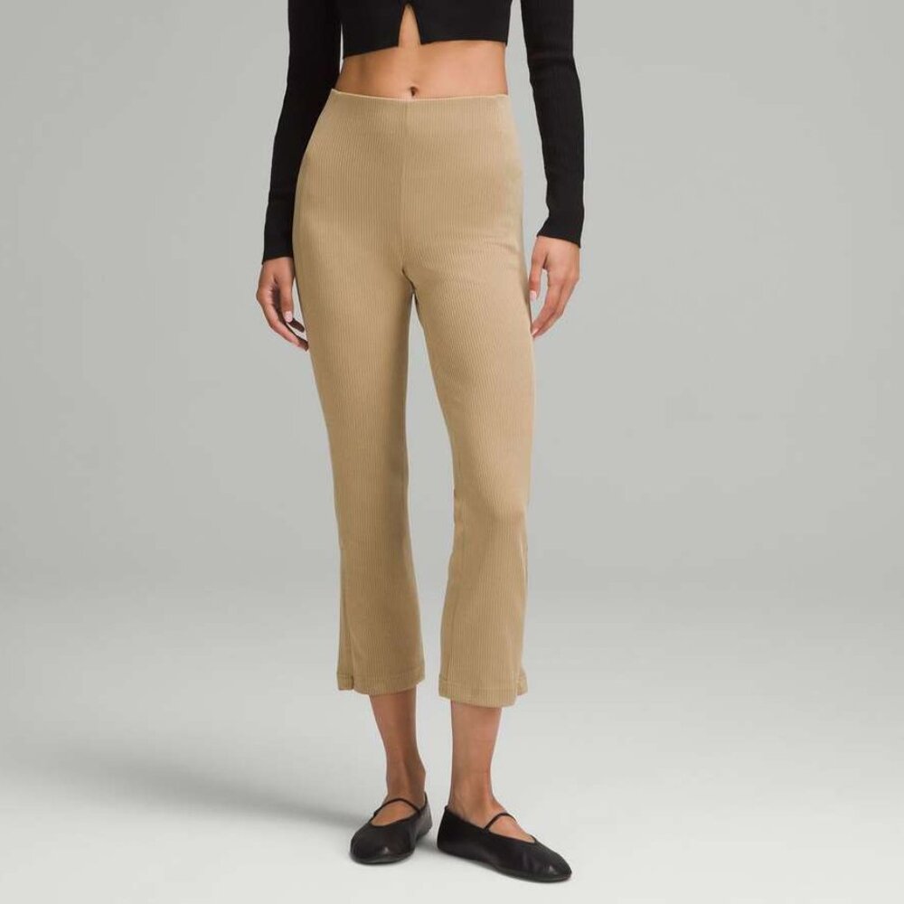 *NWOT Lululemon Women's Ribbed Softstreme Zip-Leg High-Rise Cropped Pant 25"